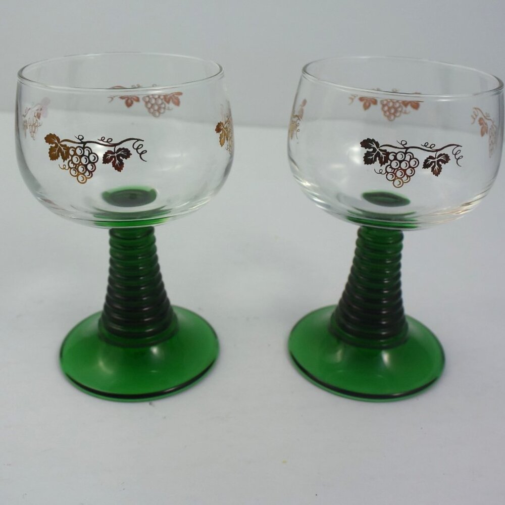 Vintage Luminarc "Beehive" Wine Glasses Gold Grapes Green Stem & Base EUC
